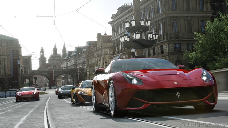 Supercars racing in city