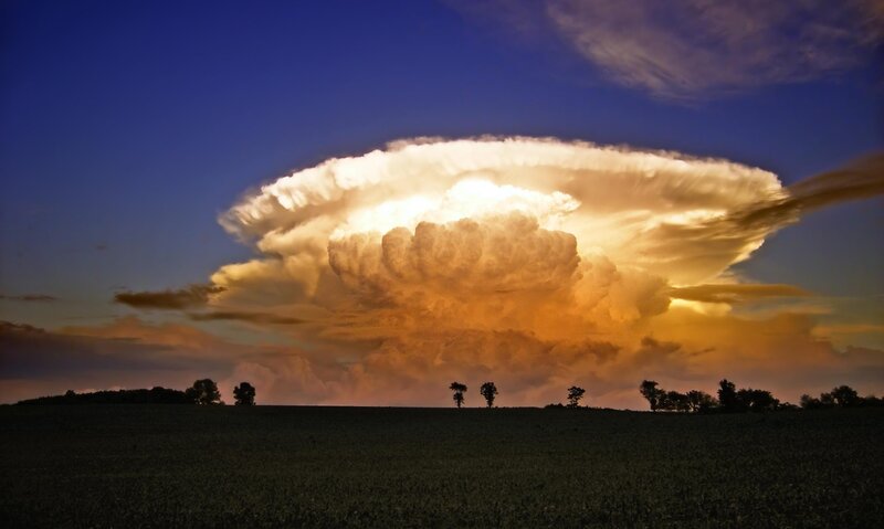 Supercell Thunderstorm Cloud — Blue, Dramatic