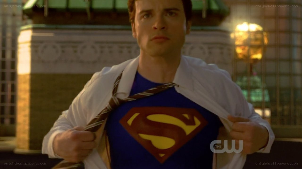 superman revealing costume