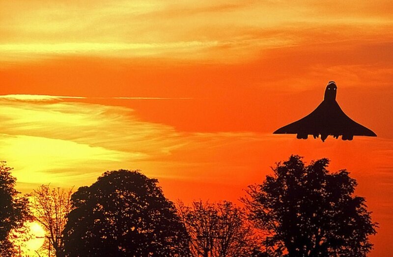 Supersonic Jet in Flight