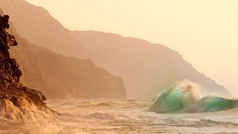 Surfer in Ocean Wave — Green