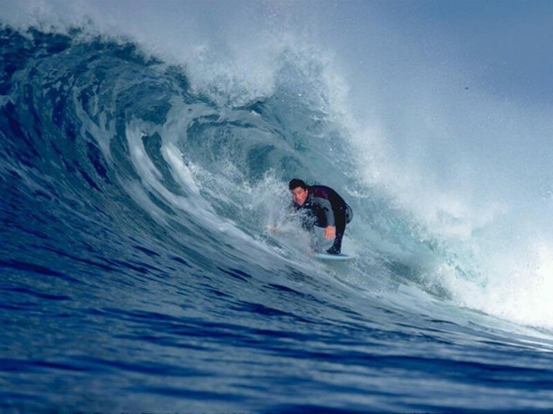 Surfer Riding Wave — Dynamic, Surfboard