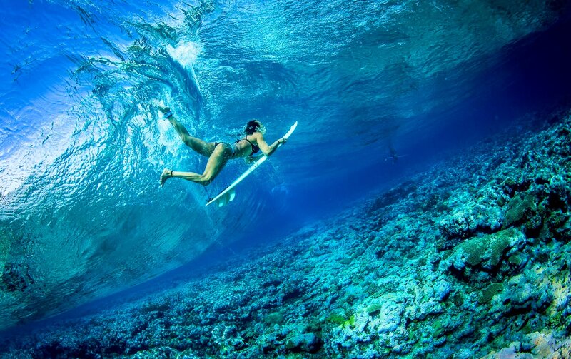 Surfer Underwater — Blue