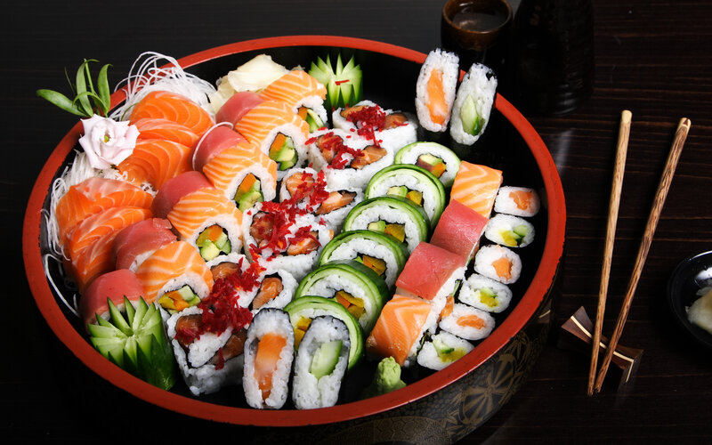 Sushi Platter on Black Plate — Appetizing