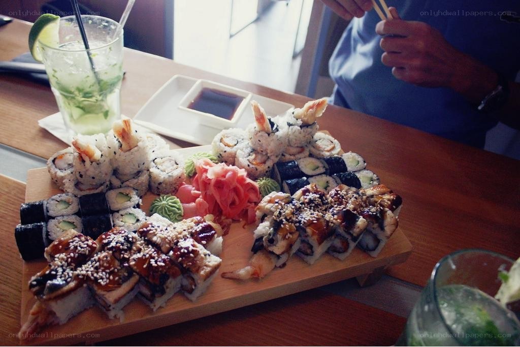 Sushi platter with drinks