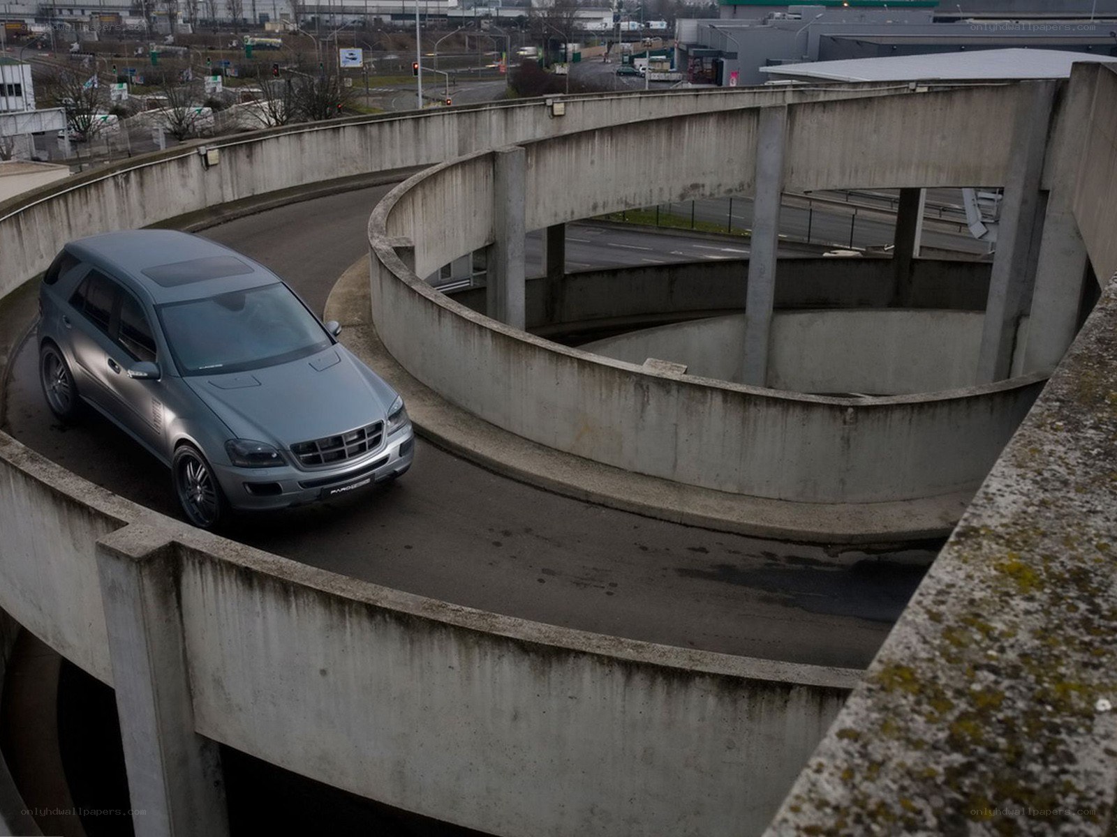 SUV on a spiral ramp
