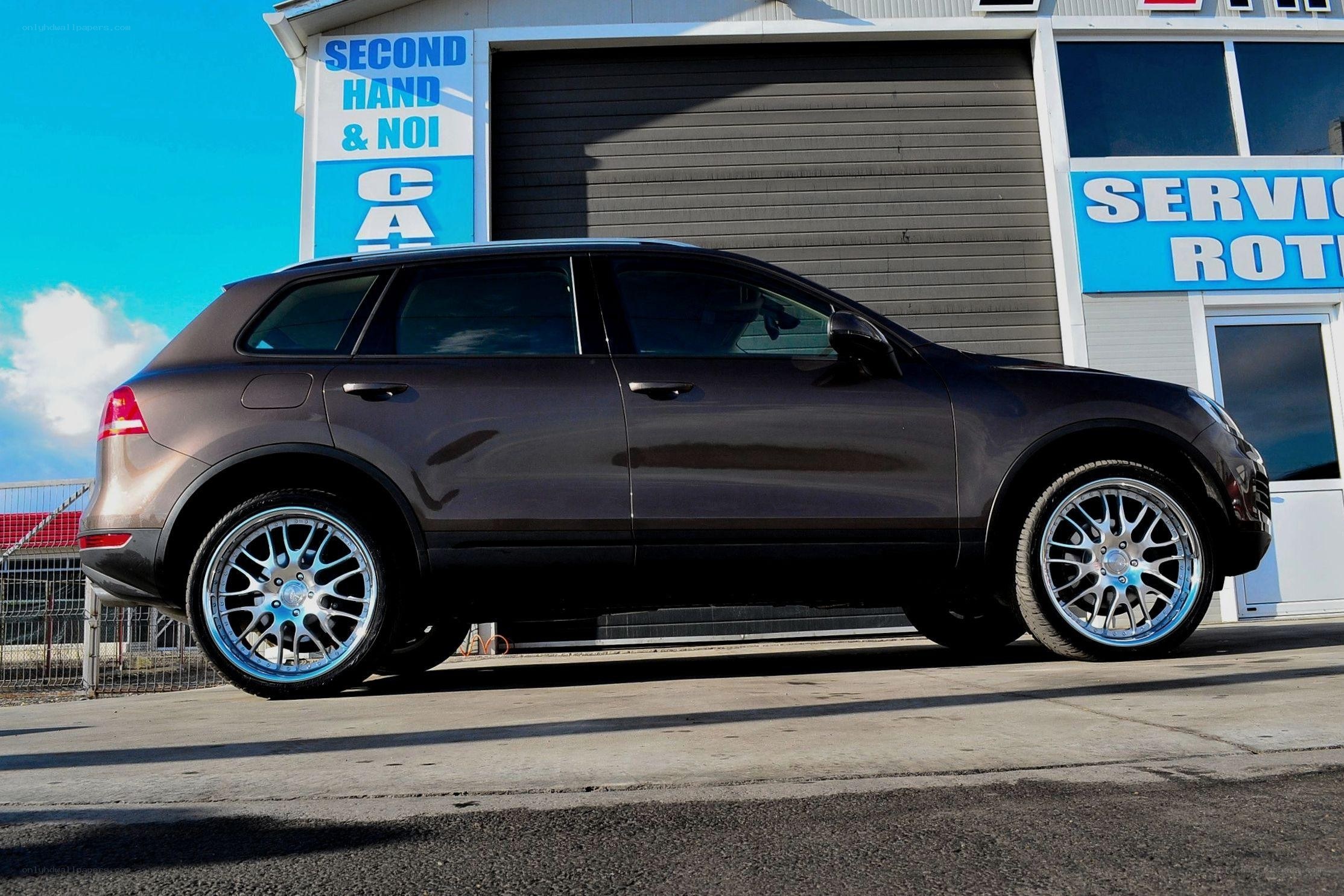 SUV with custom wheels