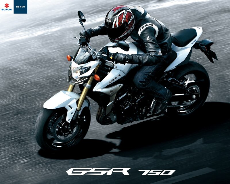 Suzuki GSR750 in motion