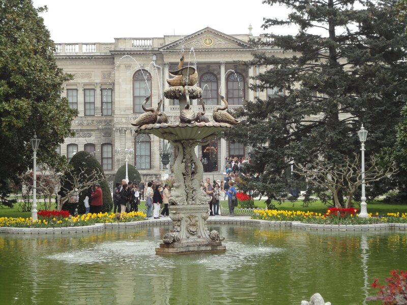 Swan fountain in palace garden