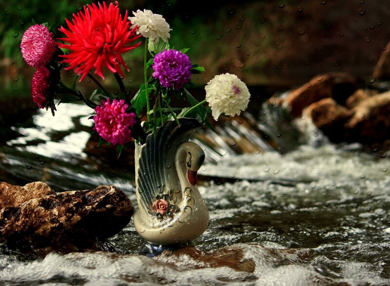Swan Vase with Flowers