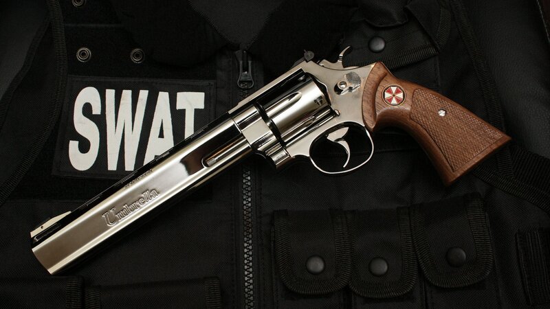 SWAT vest with revolver