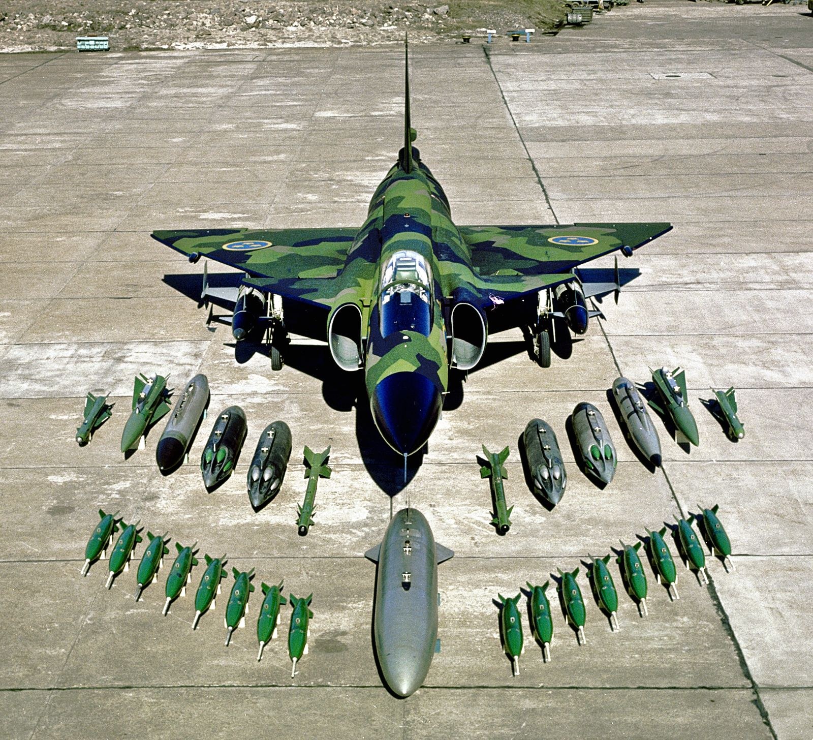 Swedish fighter jet with ordnance