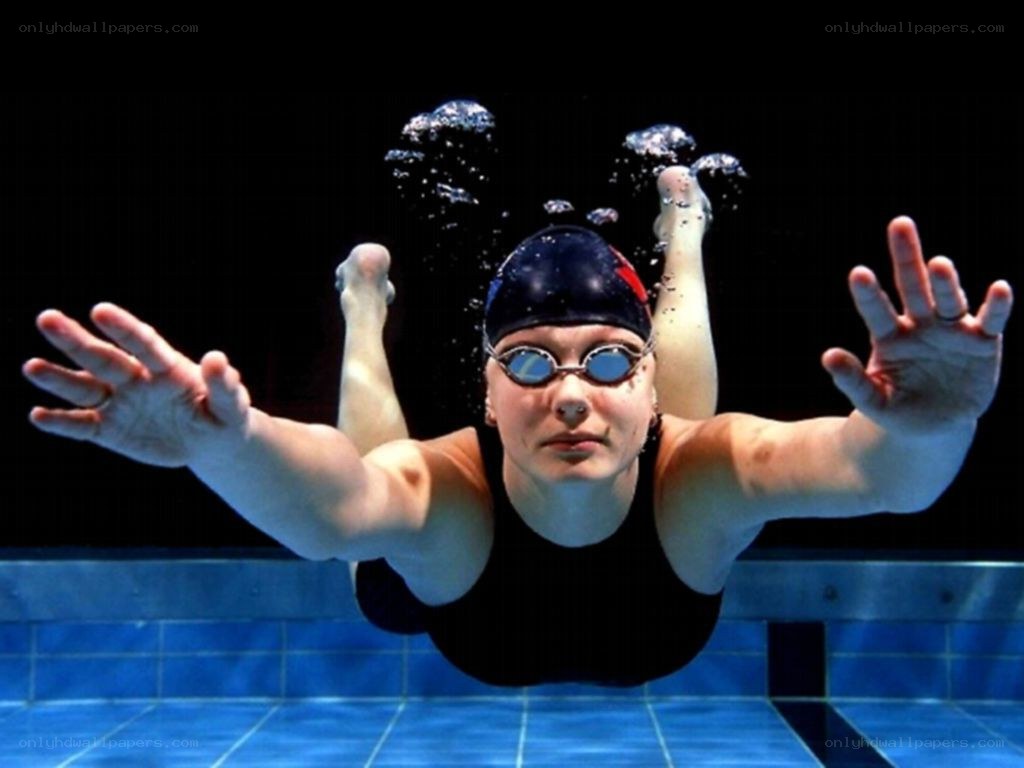 swimmer underwater in pool
