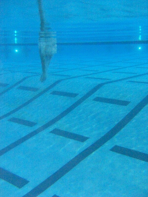swimmer underwater in pool