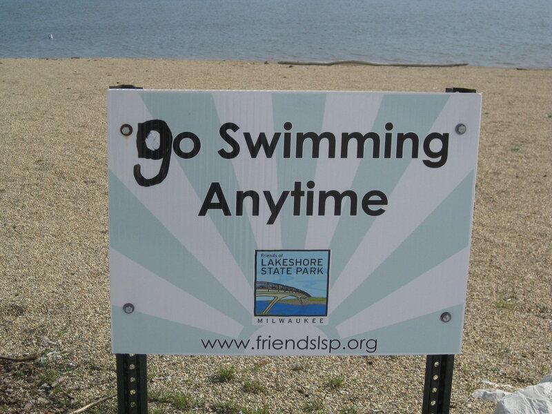 Swimming sign at lakeshore park