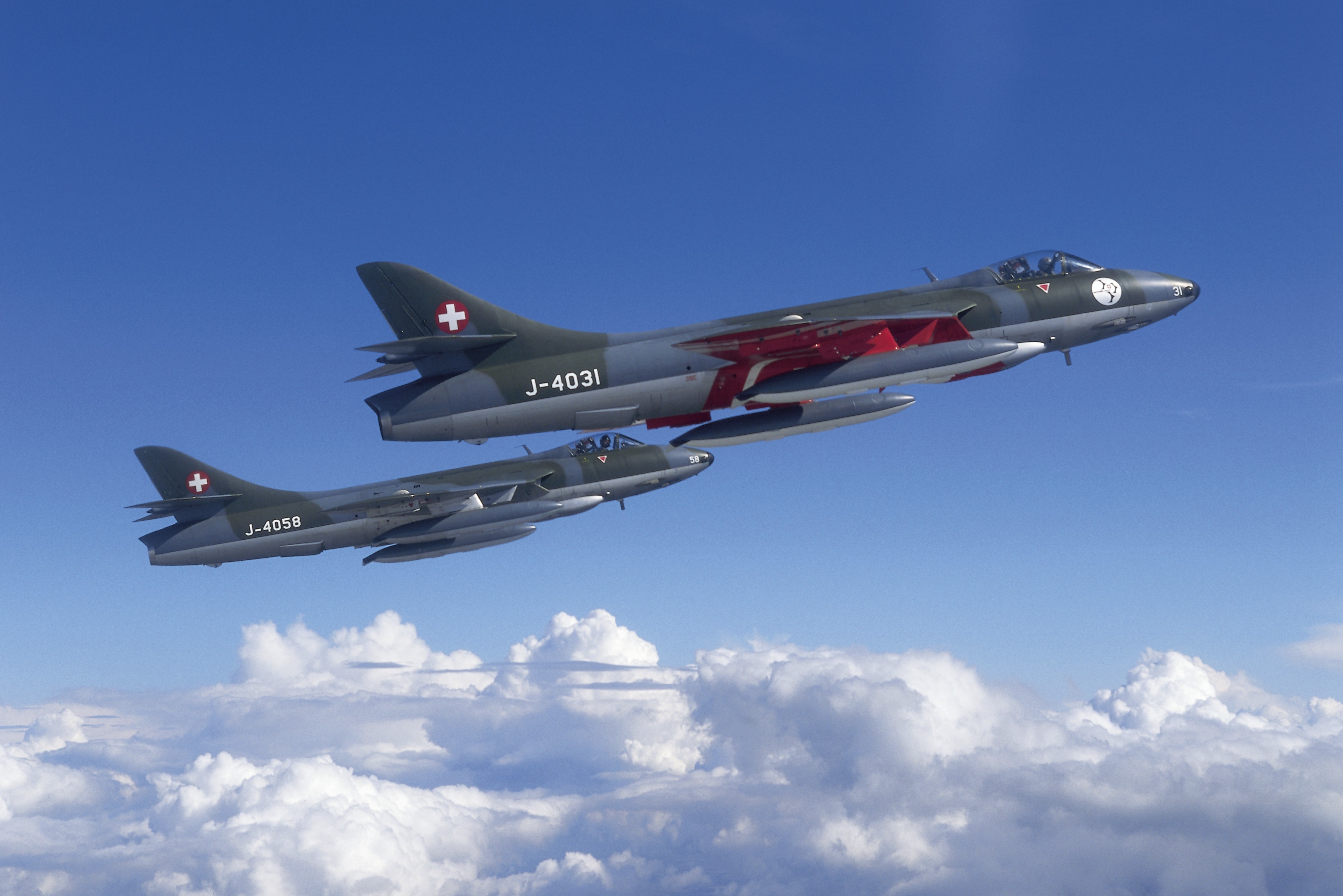 Swiss jets in formation