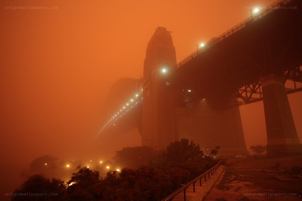 Sydney Bridge in smoke