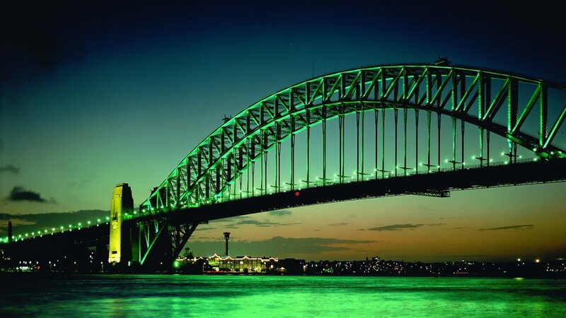 Sydney Harbour Bridge — Green, Dramatic, Night