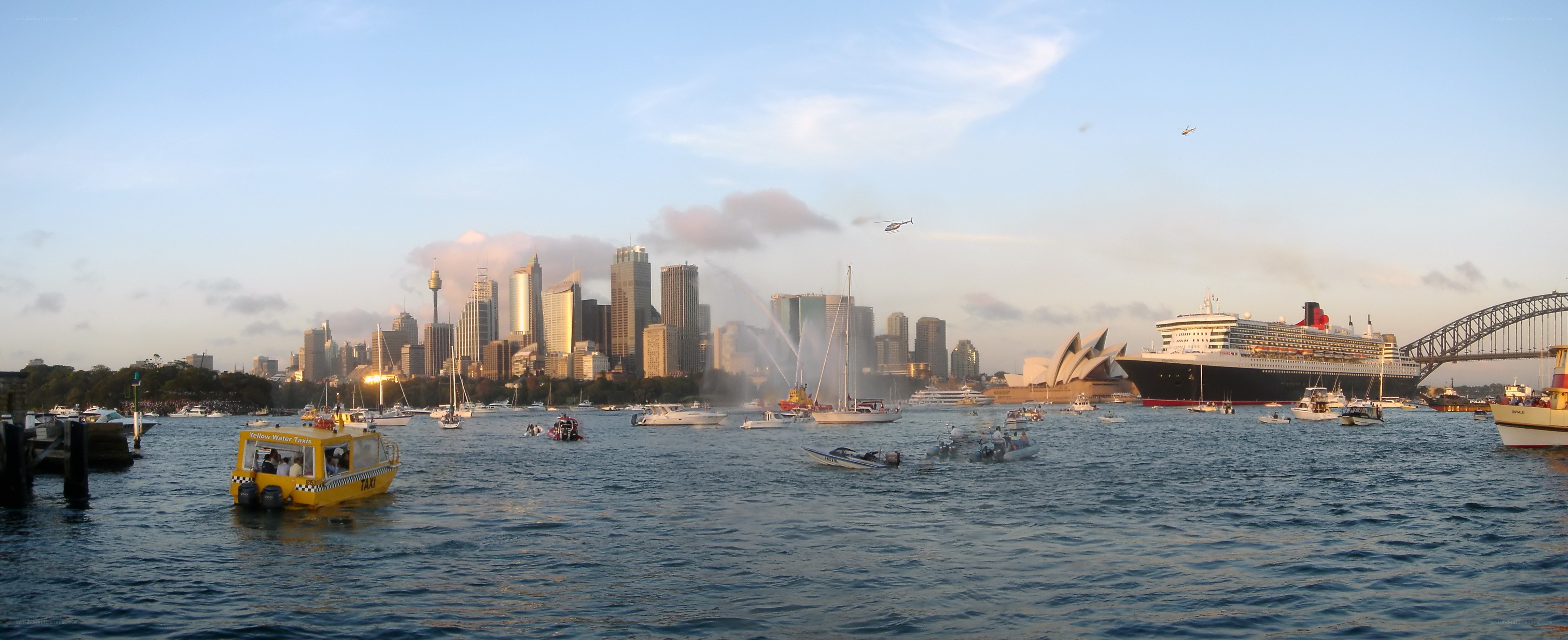 Sydney Harbour with Queen Mary 2