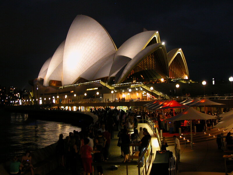 Sydney Opera House at Night — Black, Lively