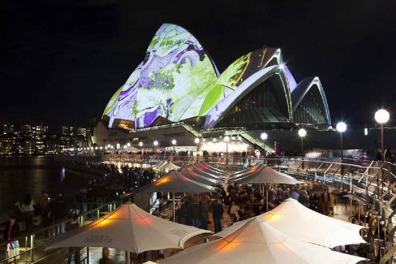 Sydney Opera House — White, Lively