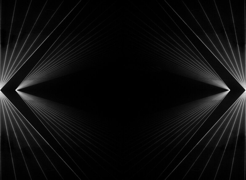 Symmetrical light lines pattern