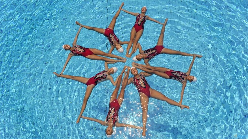 Synchronized Swimmers in Pool — Blue