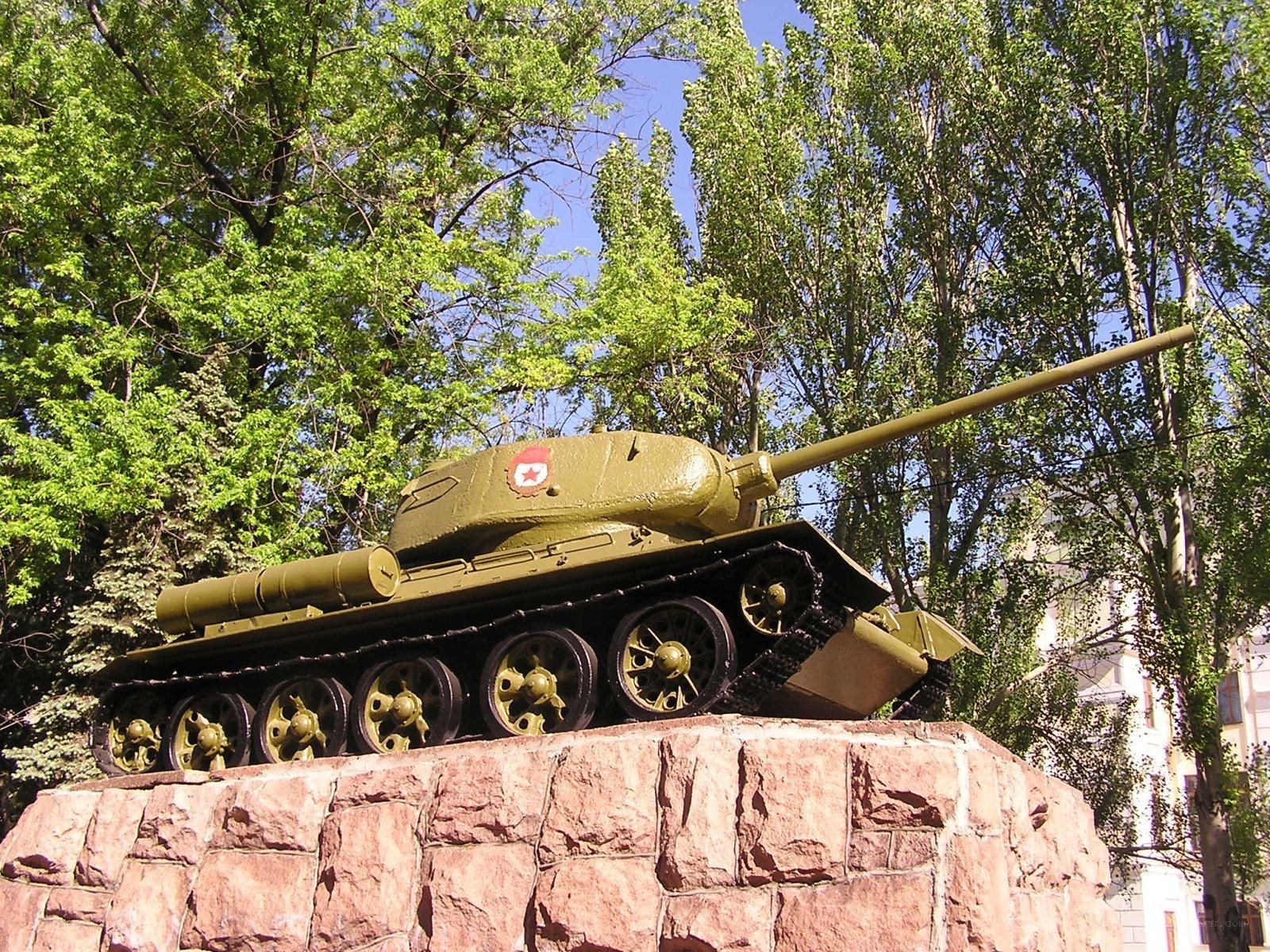 T-34 tank monument