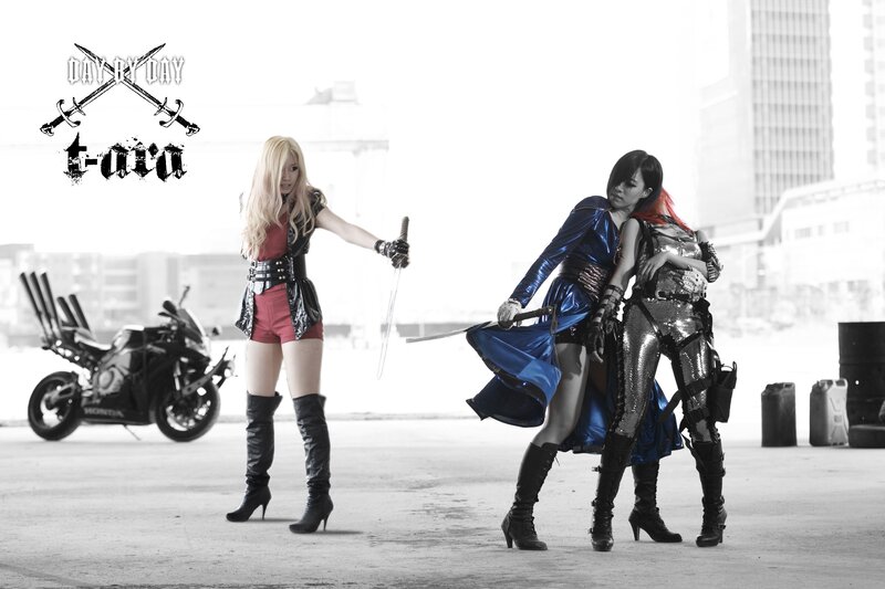 t-ara in action pose