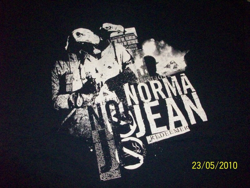 T-shirt with Graphic Design — Black