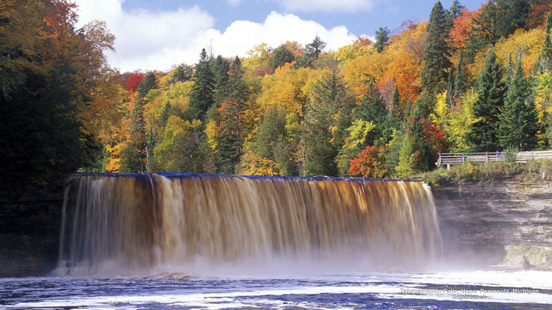 Tahquamenon Falls — Green