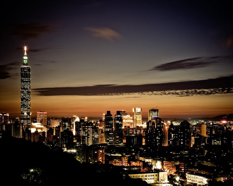 Taipei 101 at Dusk — Black, Dramatic