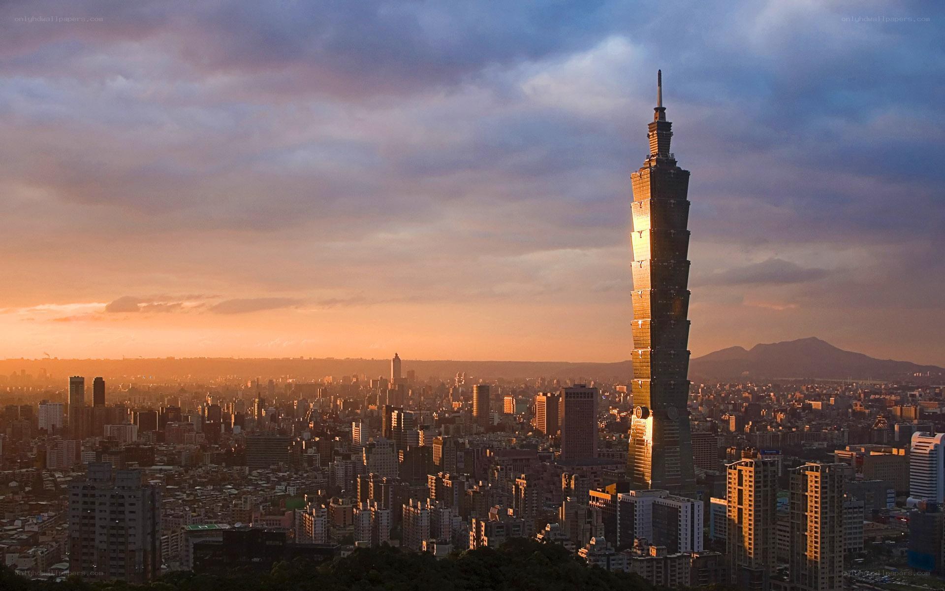 Taipei 101 at sunset