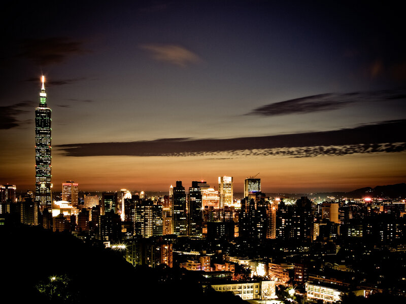 Taipei 101 Skyscraper — Black, Dramatic