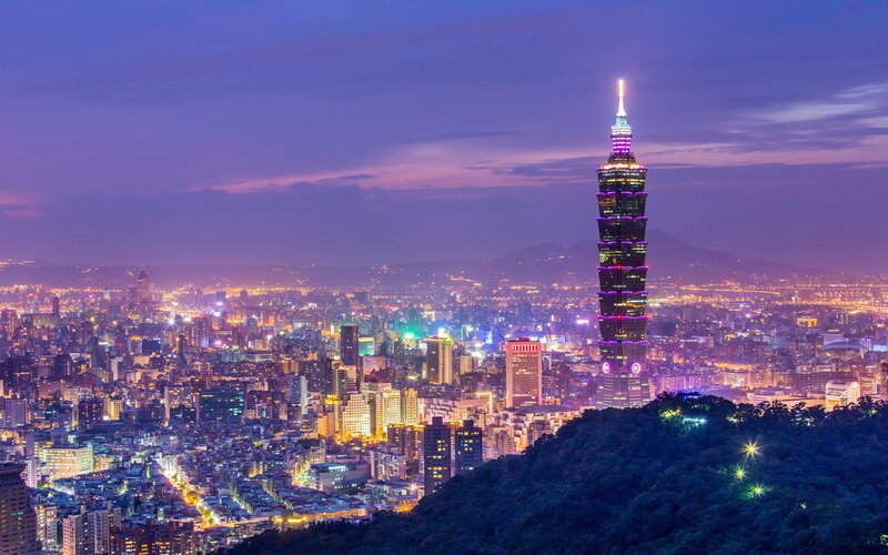 Taipei 101 Skyscraper — Purple