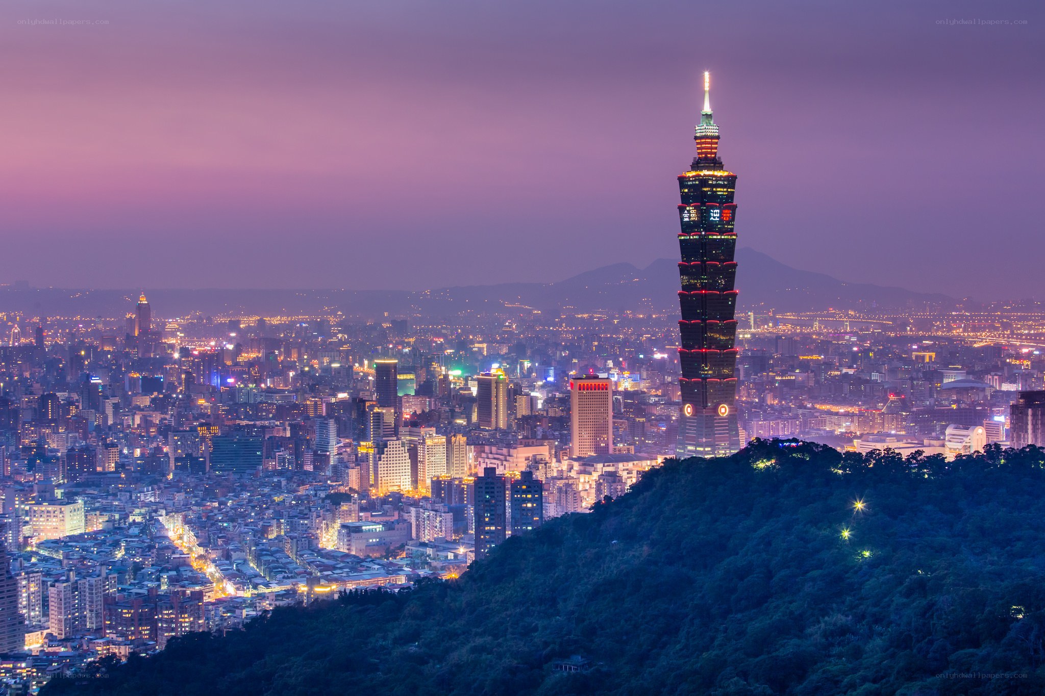 Taipei cityscape at dusk