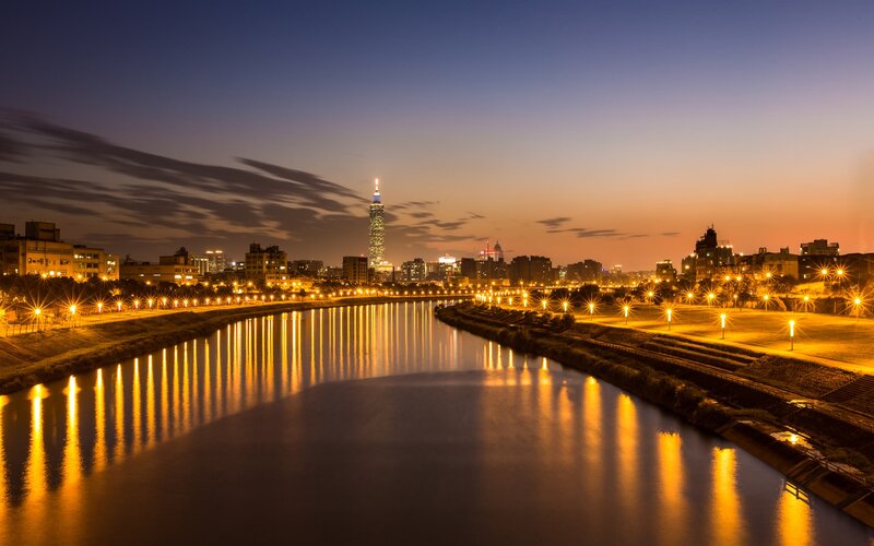 Taipei Skyline at Dusk — Blue
