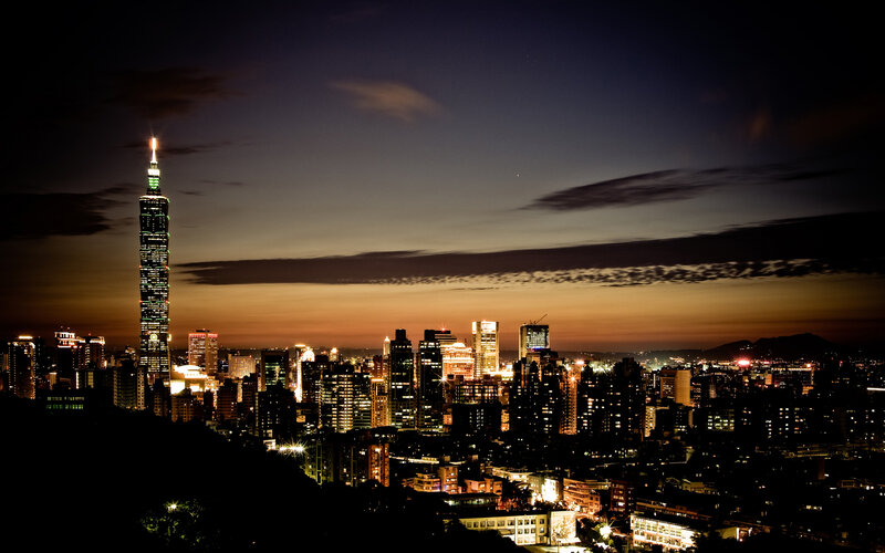 Taipei Skyline at Night — Black