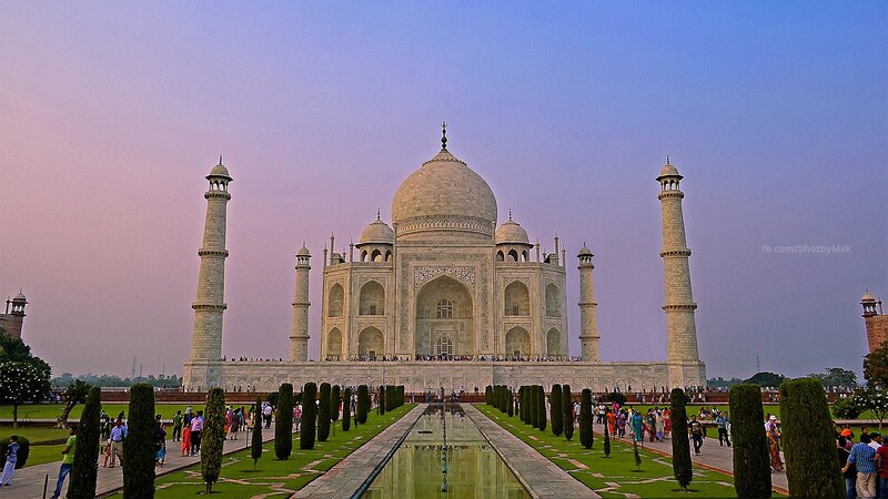 Taj Mahal at Dusk — White