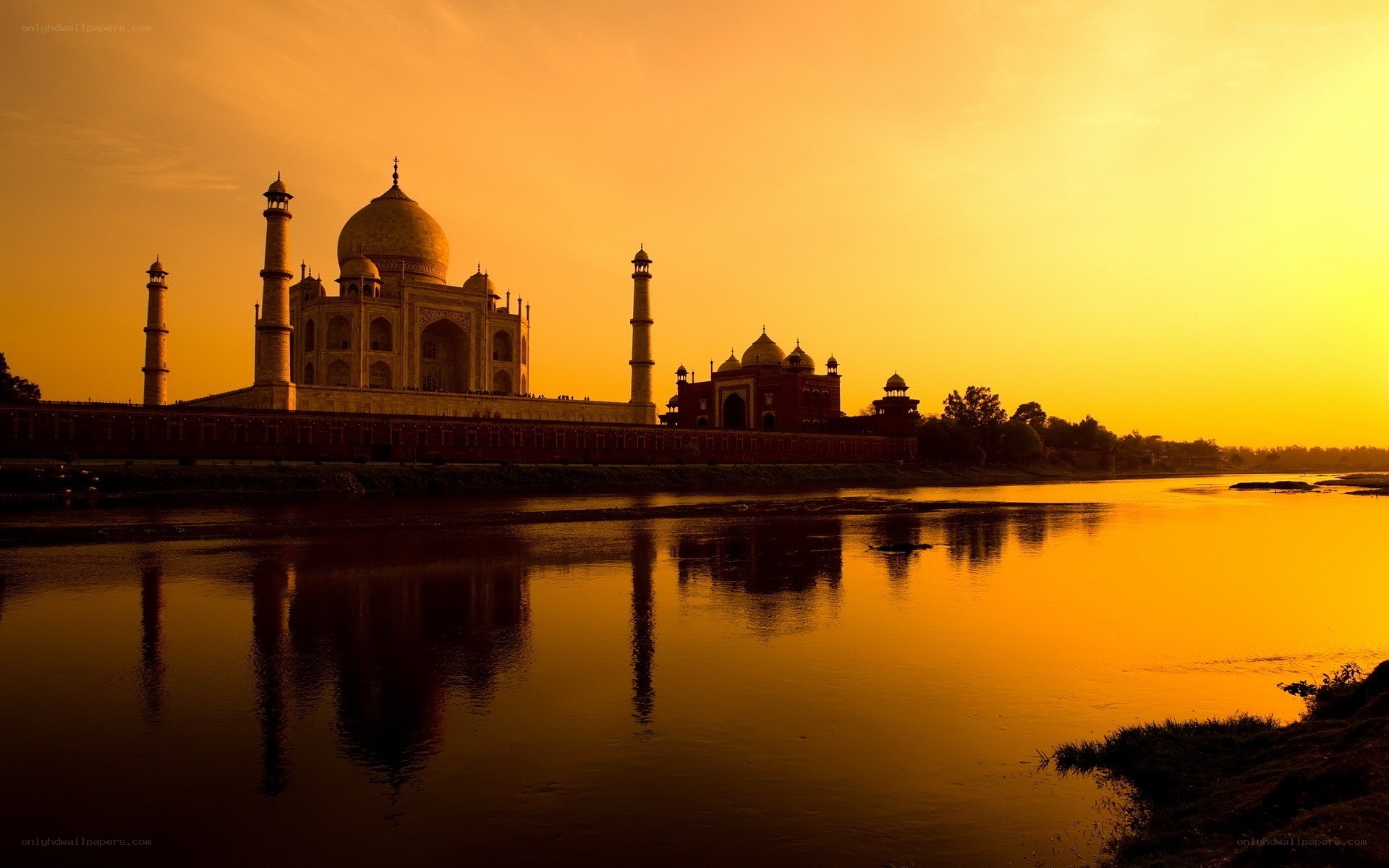 Taj Mahal at sunset