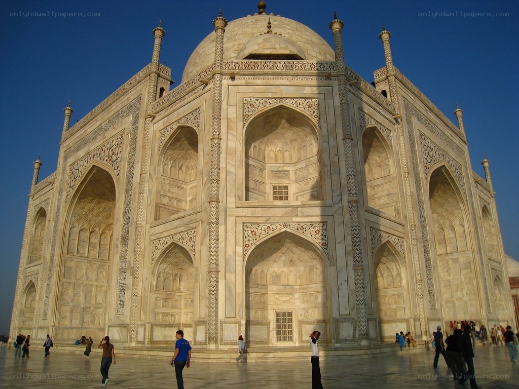 Taj Mahal at sunset
