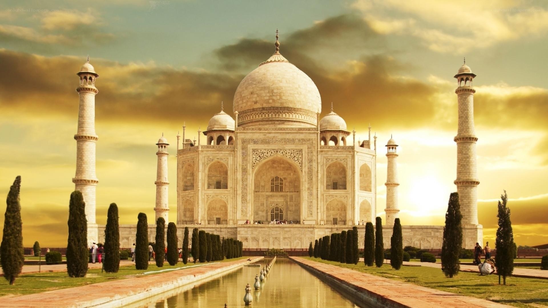 Taj Mahal at sunset