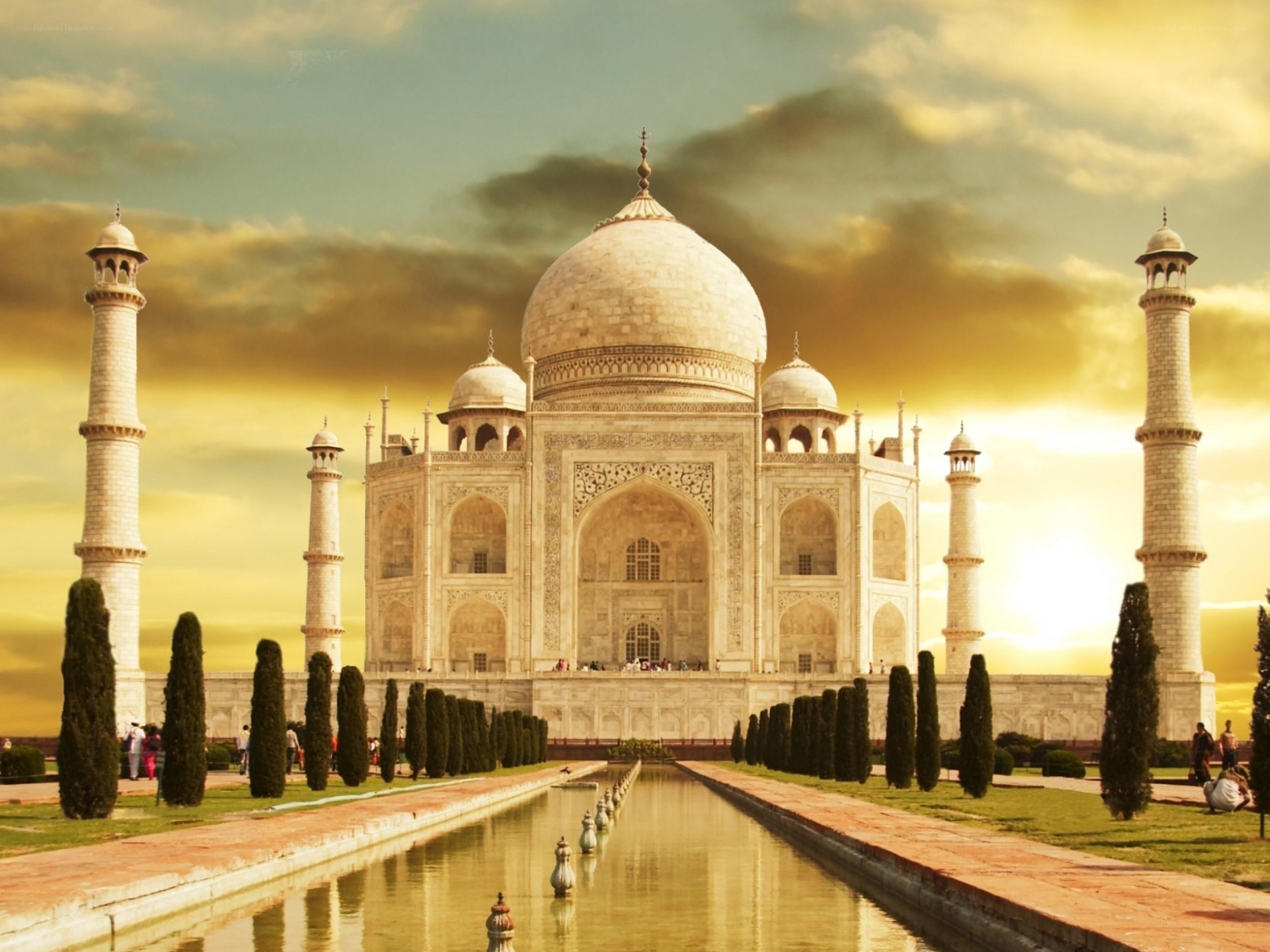 Taj Mahal at sunset