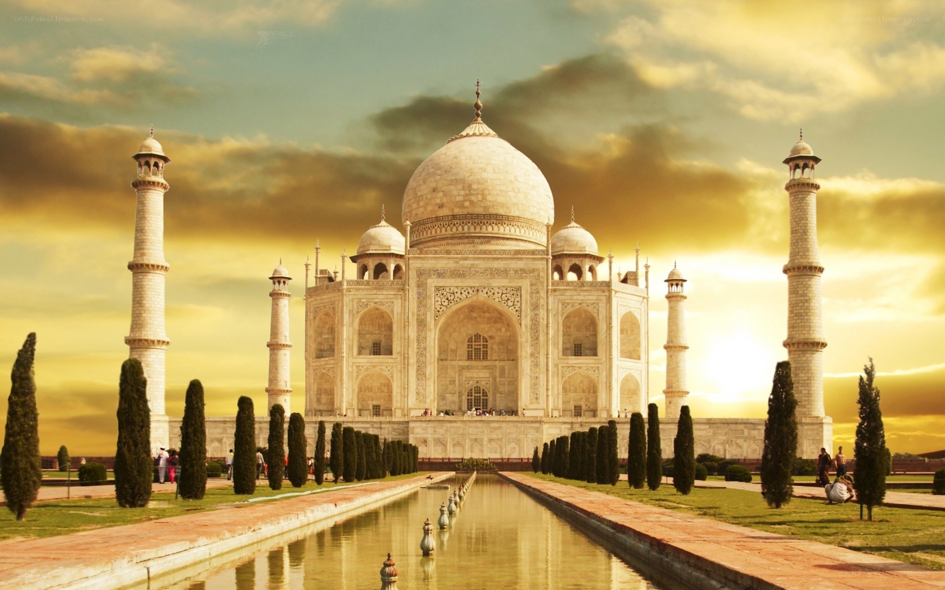 Taj Mahal at sunset