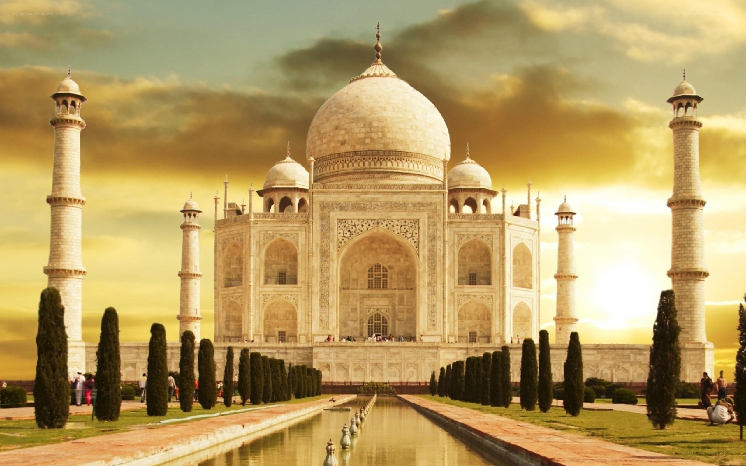 Taj Mahal at sunset