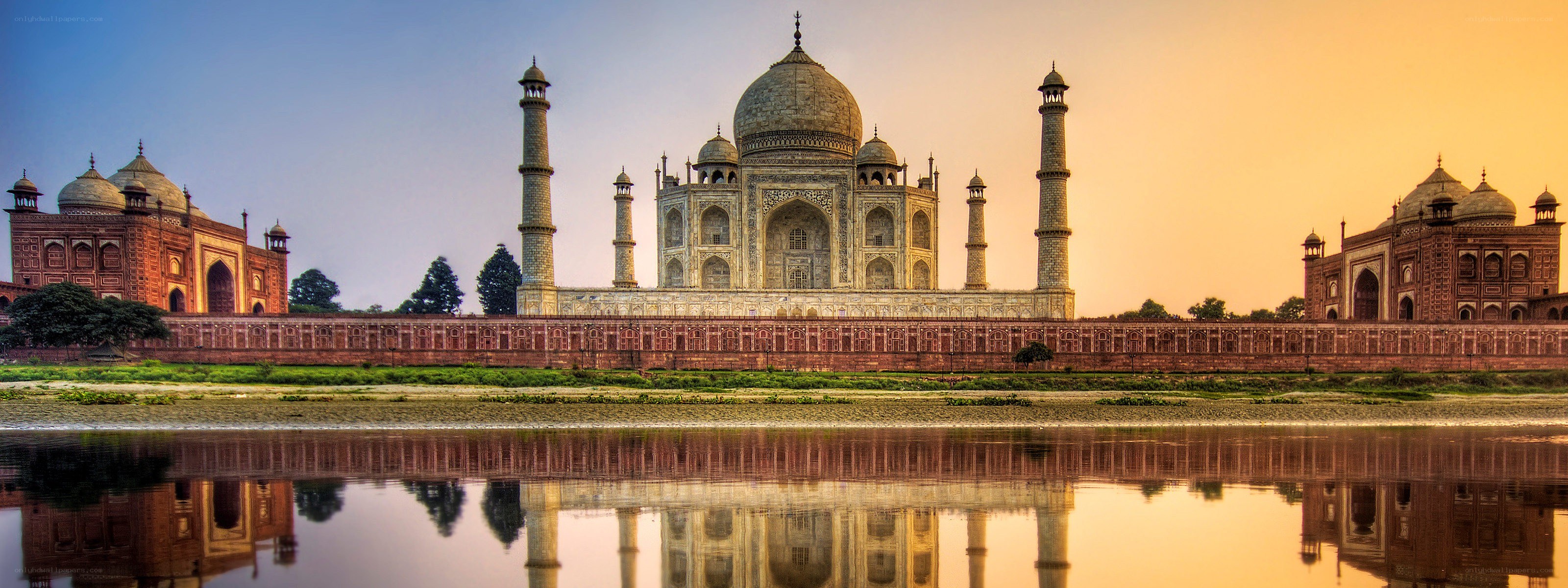 Taj Mahal at sunset