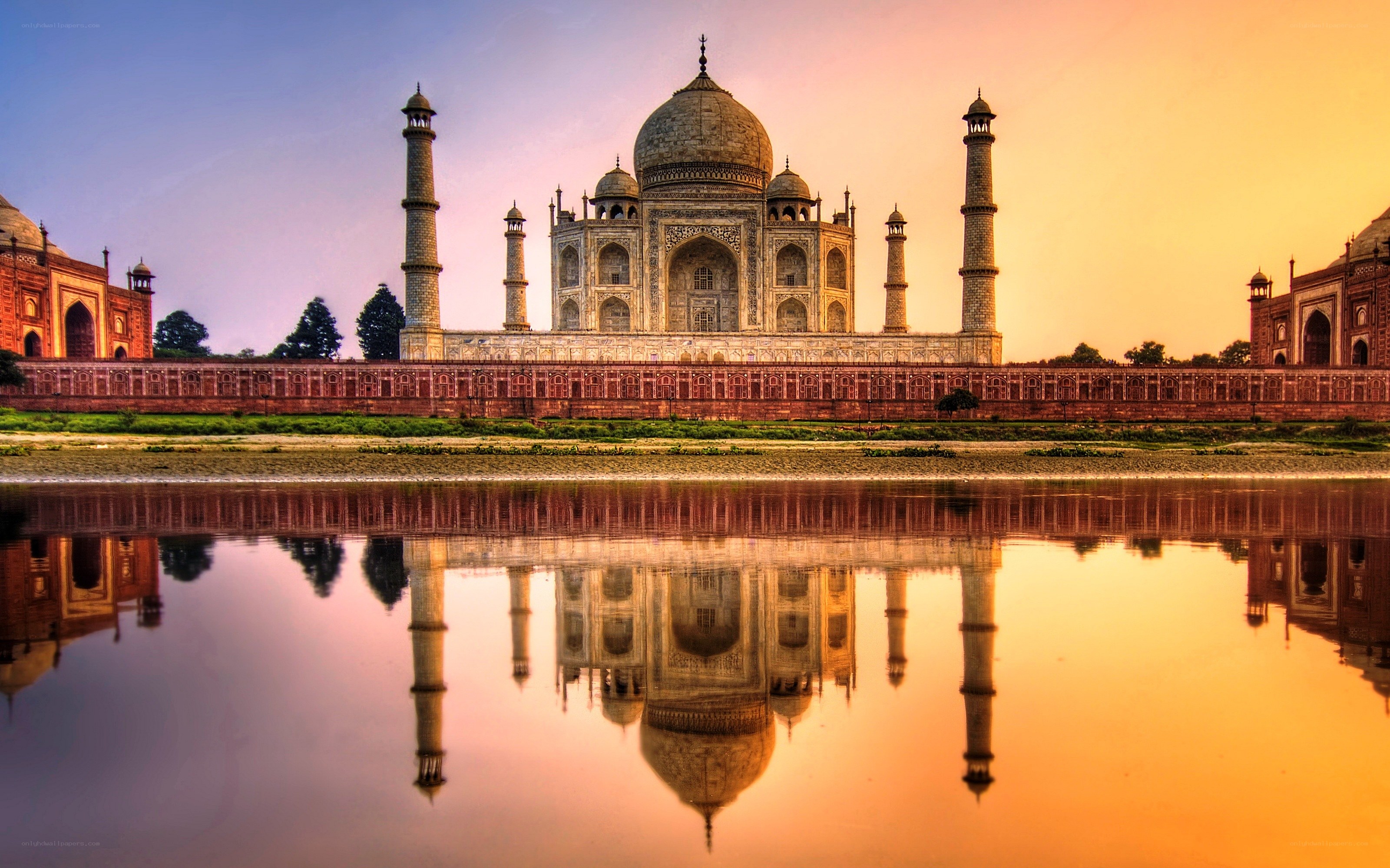 Taj Mahal at sunset