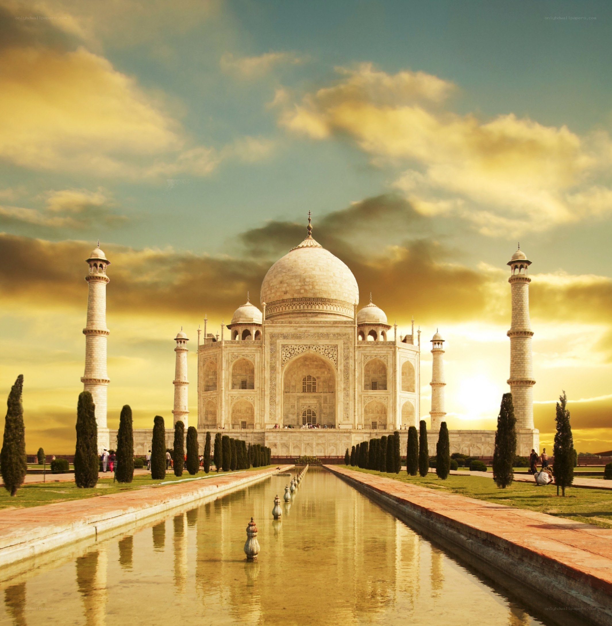 Taj Mahal at sunset