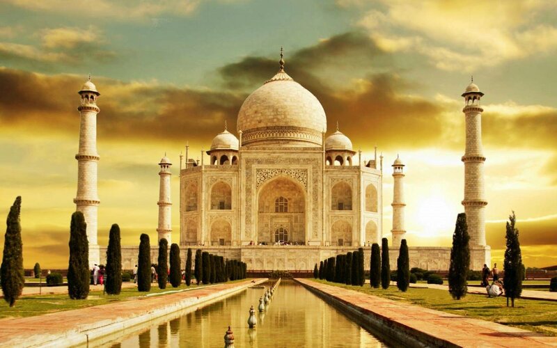 Taj Mahal at Sunset — Gold, Dramatic