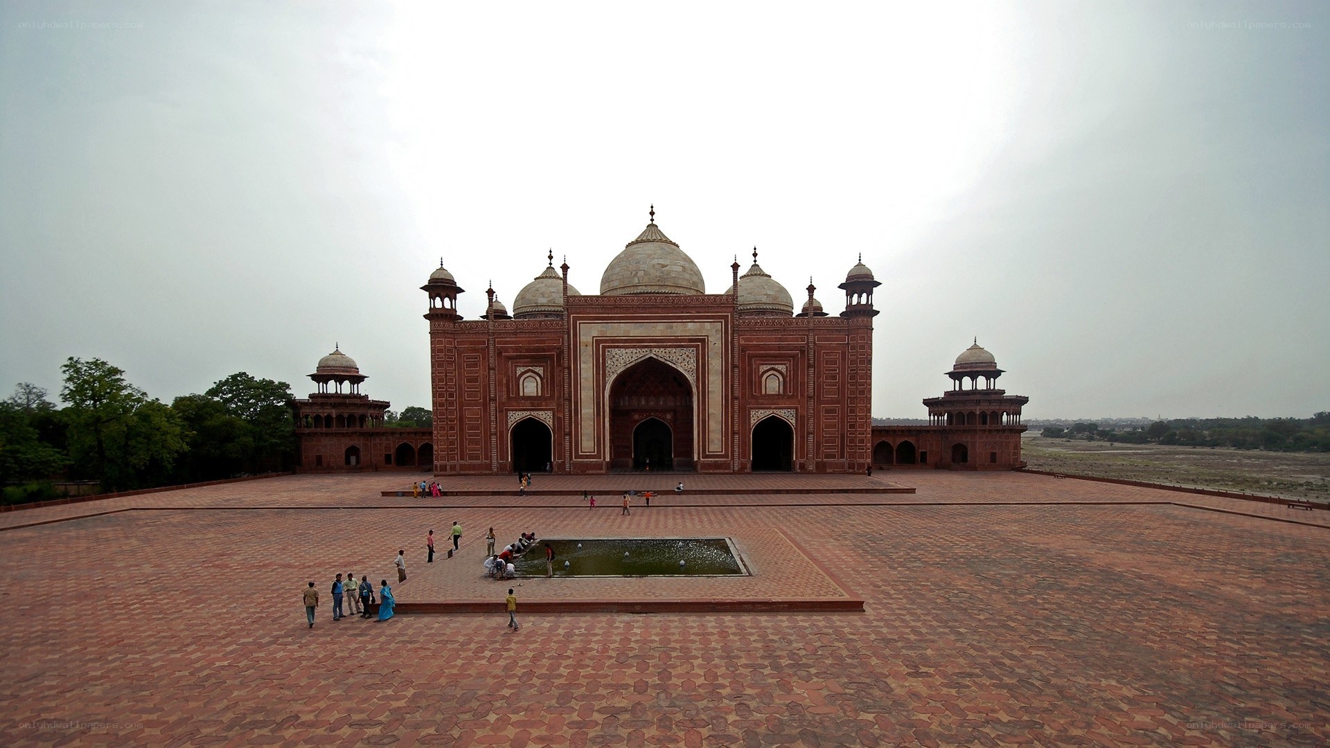 Taj Mahal courtyard view